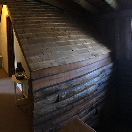 Acorn Resort A Unique Retreat Cabin, 13 Acres Land ブルーミントン エクステリア 写真
