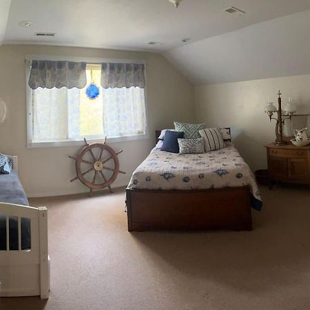 Acorn Resort A Unique Retreat Cabin, 13 Acres Land ブルーミントン エクステリア 写真