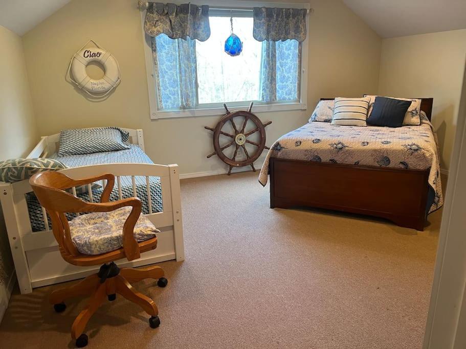 Acorn Resort A Unique Retreat Cabin, 13 Acres Land ブルーミントン エクステリア 写真