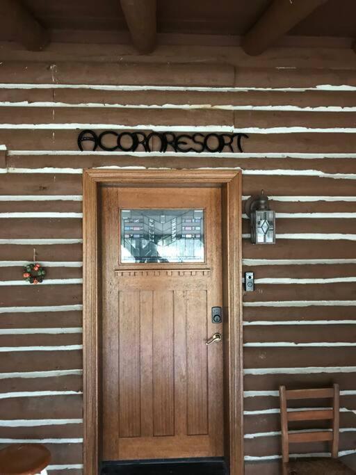 Acorn Resort A Unique Retreat Cabin, 13 Acres Land ブルーミントン エクステリア 写真